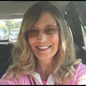 Meet your Posher, Monica